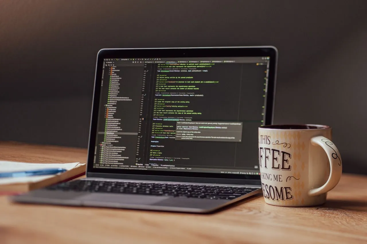 Chi phí AI coding assistant 2026: free tier, $10 hay local?