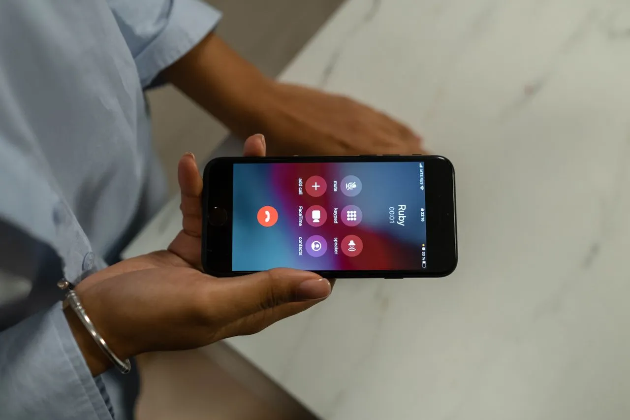 Google's Call for Me Lets Gemini Phone Businesses on Pixel 11