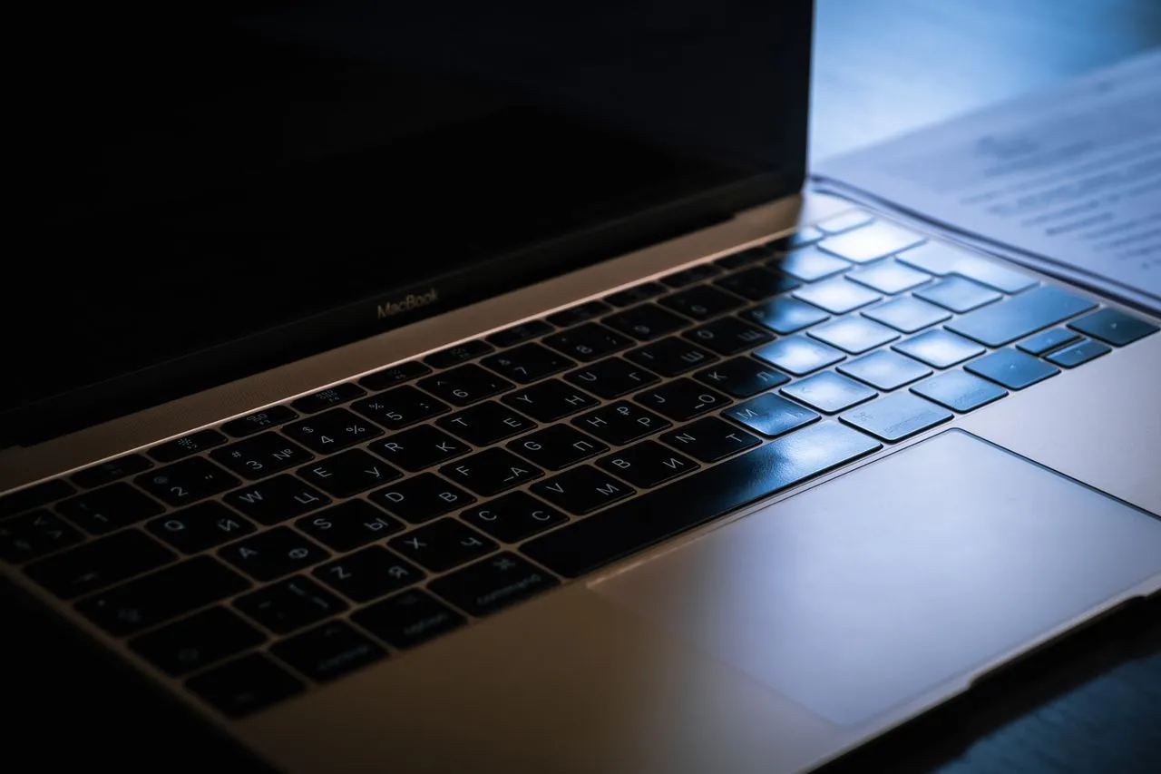 Plugin4Shell và CVE-2026-42559: hai lỗ hổng agent cần vá