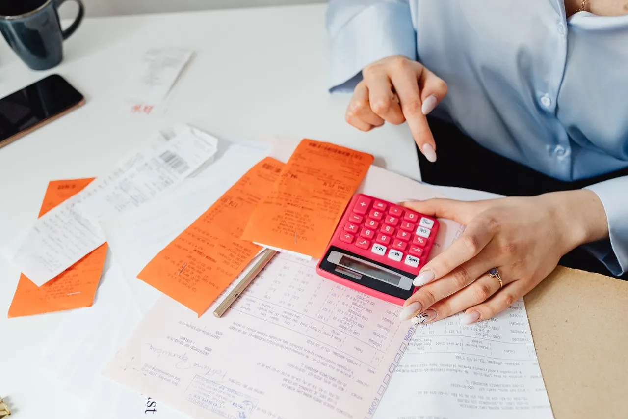 Đọc bảng giá API LLM: 6 cái bẫy khiến bạn chọn sai model