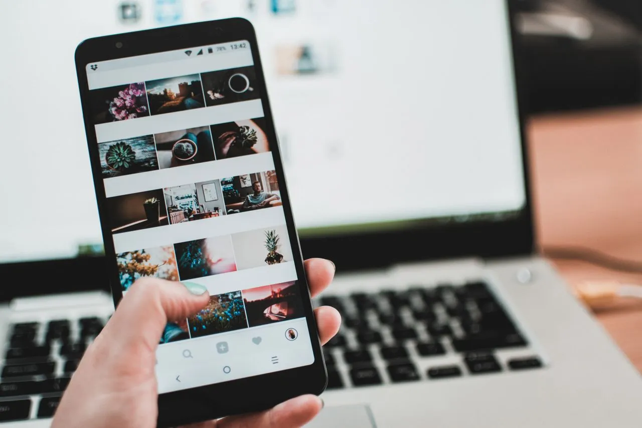 Vuốt tắt app nền có giúp tiết kiệm pin iPhone không?